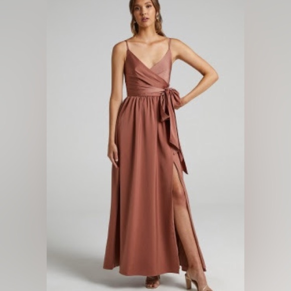 Showpo Revolve Around Me NWT US-10 Dusty Rose